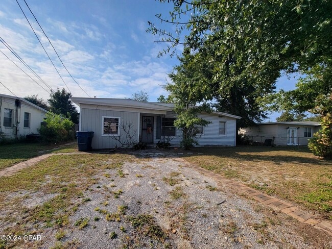 Primary Photo - 1405 W 13th St