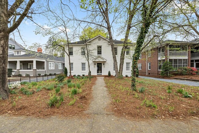 Building Photo - 2112 Crescent Ave