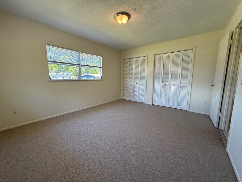 Bedroom 1 - 209 Phoenetia Dr