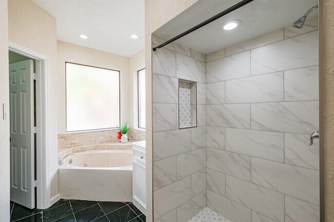 Building Photo - 12214 Cypresswood Dr