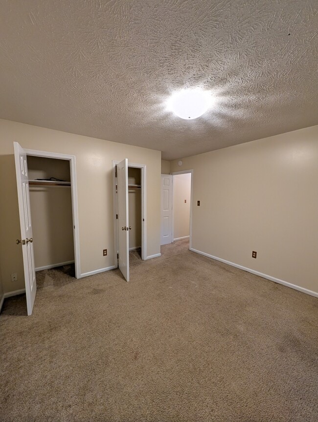 Building Photo - 32 Gambol St