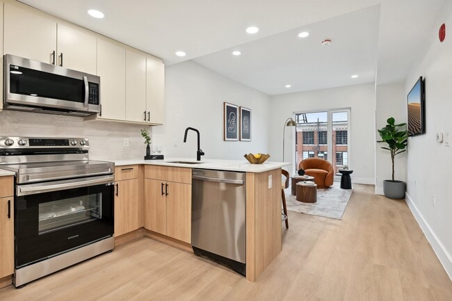 Building Photo - 161 Van Wagenen Ave