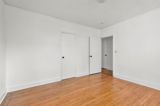 Building Photo - 325 Richbell Rd