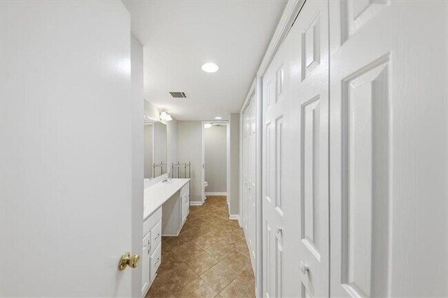 Building Photo - 54 La Rue Pl NW