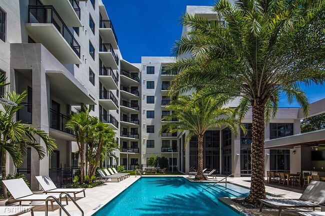Building Photo - 1 br, 1 bath  - THE Q