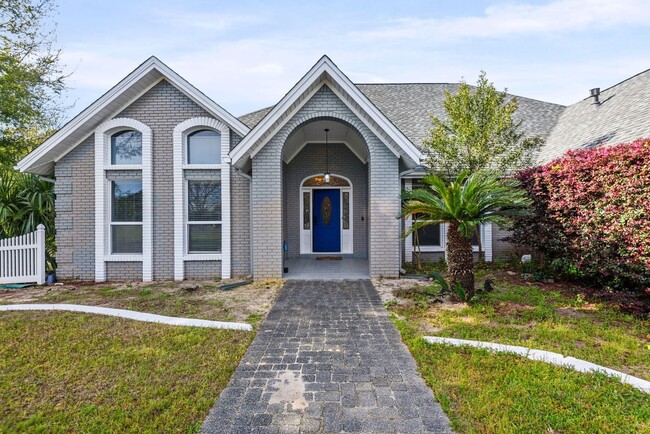 Building Photo - 83 Lake Lorraine Cir