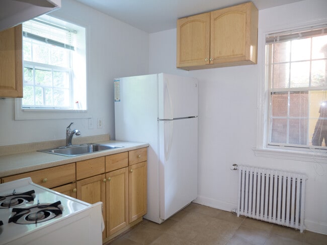 Building Photo - 8007 Garland Ave