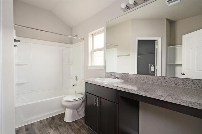 Building Photo - 23431 Dovetail Colony Ct