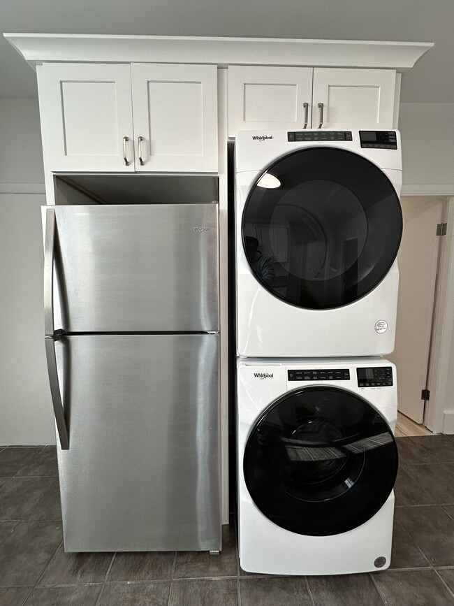 Brand new refrigerator and washer and dryer - 12 Tiffany St