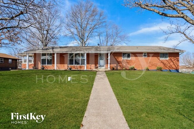 Primary Photo - 521 Linda Ln