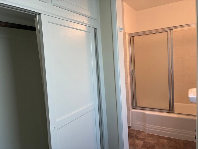 Building Photo - 1387 Eagle Vista Dr