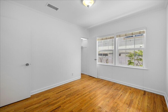 Building Photo - Corner lot home on a classic tree lined Beverly Hills street