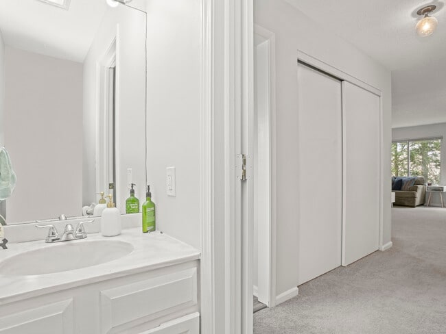 Building Photo - 1611 Washington Blvd