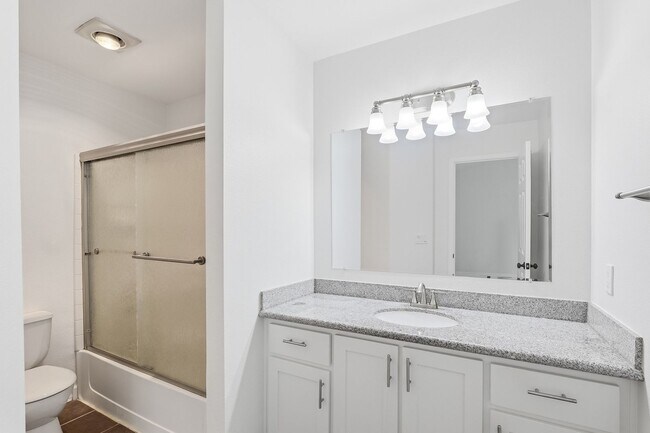 Building Photo - Orchard Hills Condominium Spacious 2-Bedroom Townhome with Modern Upgrades & Great Amenities