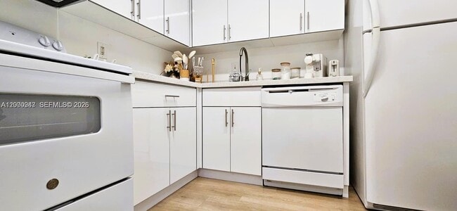 Building Photo - 4804 NW 79th Ave