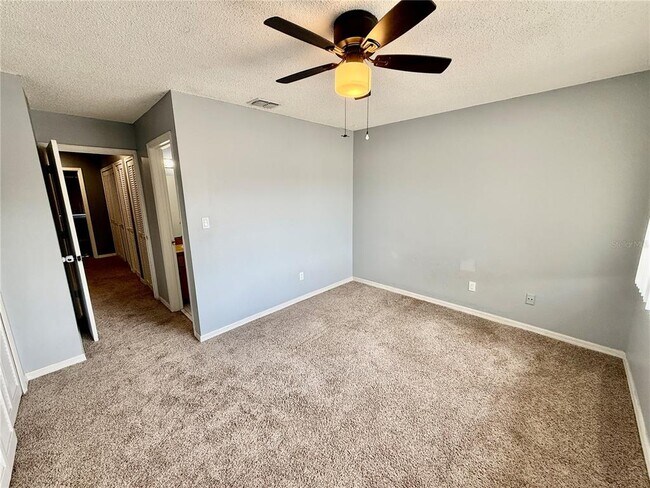 Building Photo - 5437 Vineland Rd