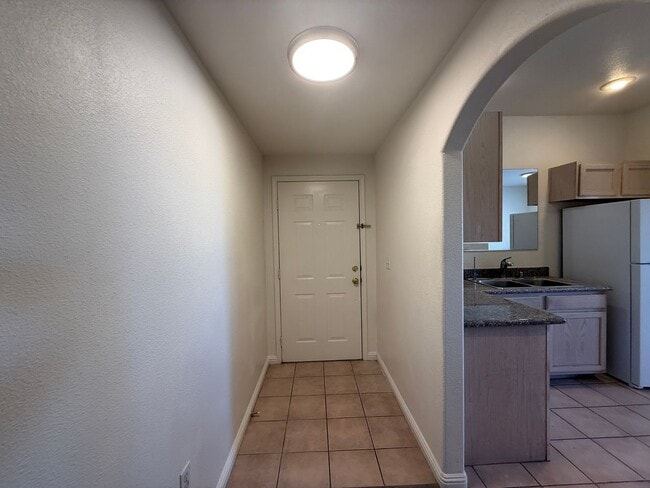 Building Photo - Renovated 2 Bedroom in Summerlin