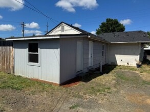Building Photo - Studio Apartment in Whiteaker