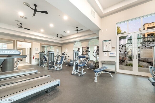 Building Photo - 2555 Hampton Rd