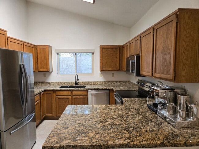 Building Photo - 11246 E Poinsettia Dr
