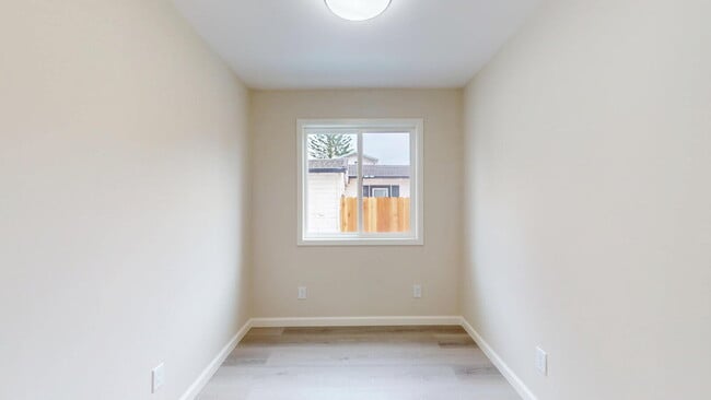 Building Photo - 976 Masson Ave