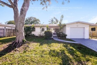 Building Photo - 700 S Rainbow Dr