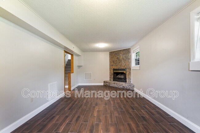 Building Photo - 1505 Aldenwood Ln