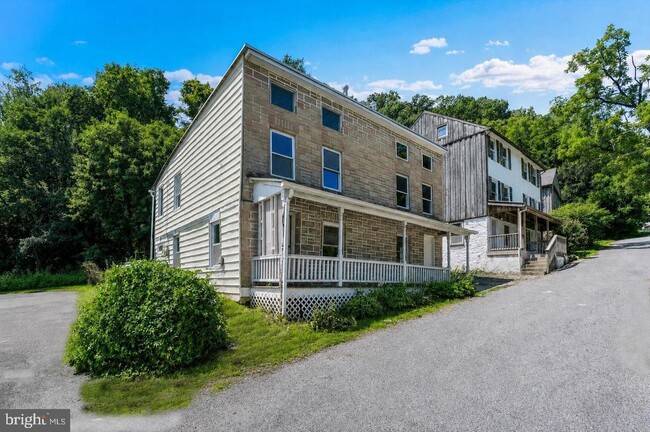 Building Photo - 58 Irish Ln
