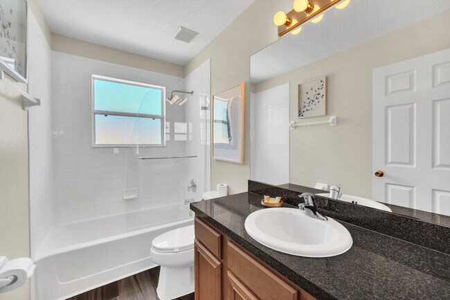 Building Photo - 8538 Sunrise Key Dr