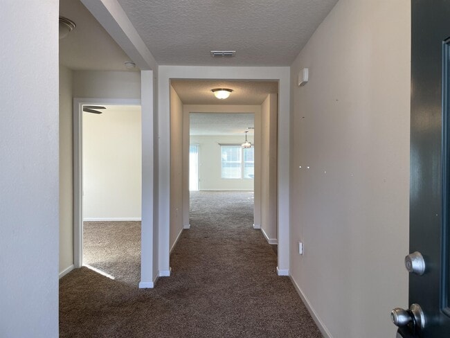 Building Photo - 131 Fairway Ct
