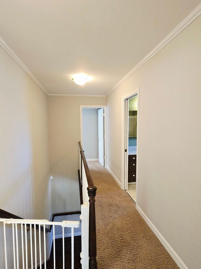 Building Photo - Stunning 4BD + Office Home with Pool in Li...