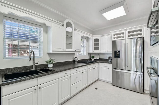 Building Photo - 2908 W San Isidro St