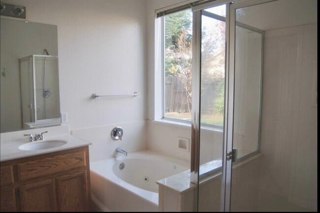 Building Photo - 111 Lembi Dr