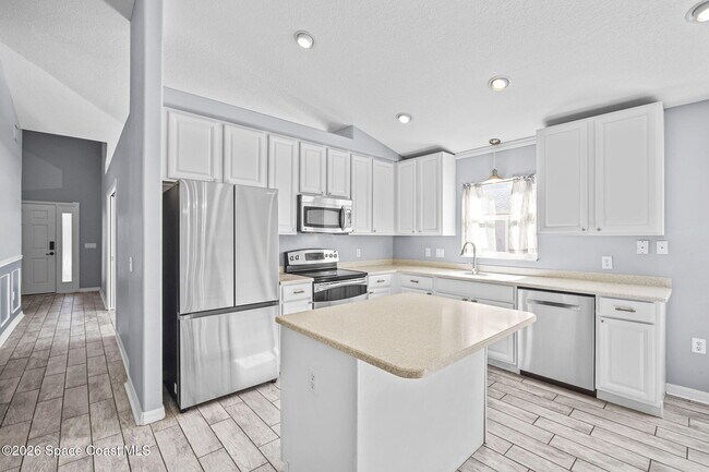 Building Photo - 3625 Fodder Dr