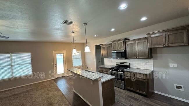 Building Photo - 4716 River Mesa Dr