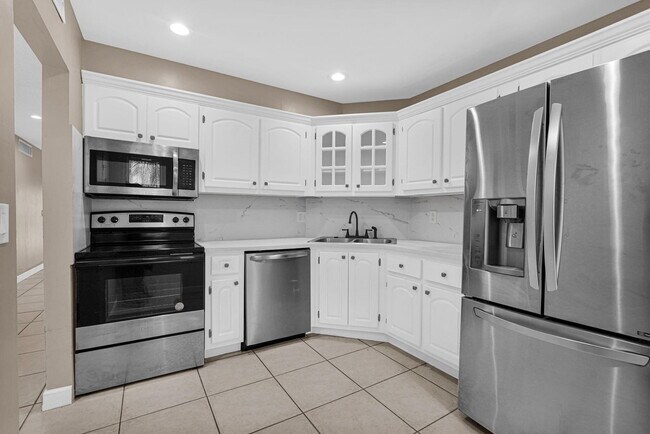 Building Photo - 3360 Spanish Moss Terrace