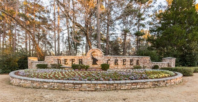 Building Photo - 9300 Greythorne Way