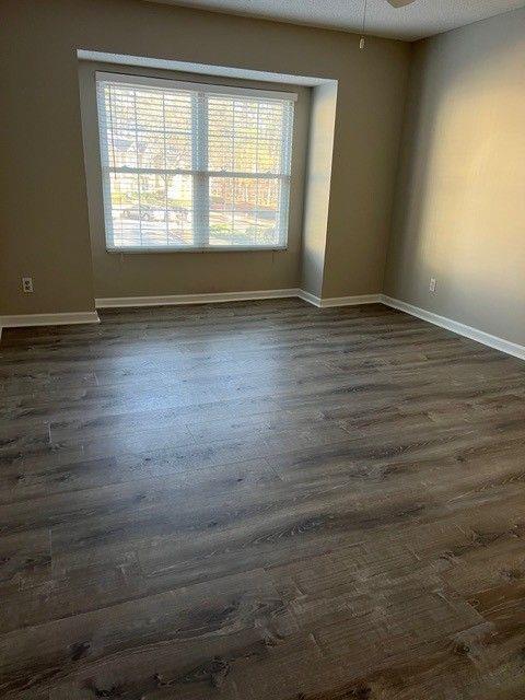 Building Photo - 28 Middleton Ct