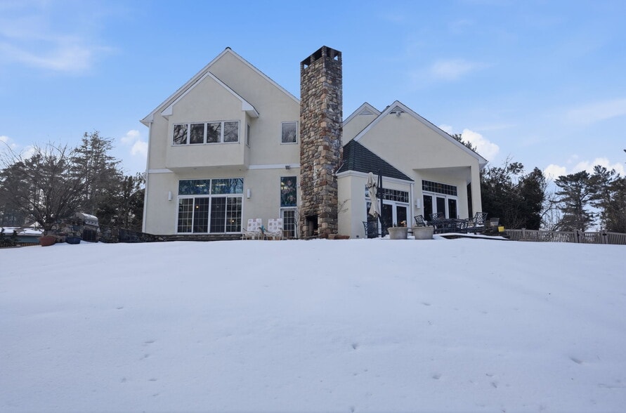 Building Photo - 244 Mathers Rd