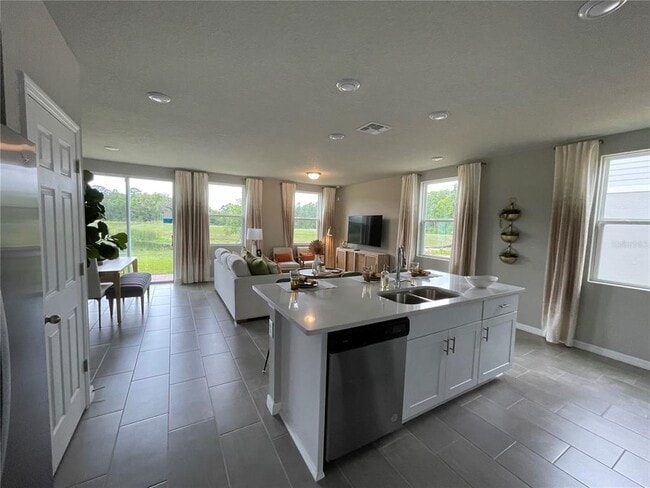 Building Photo - 732 Legacy Dr