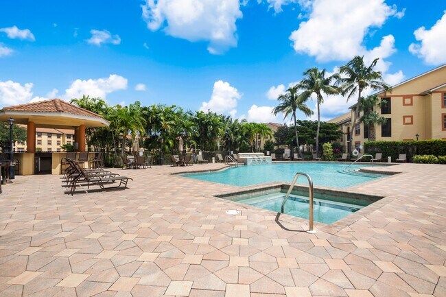 Building Photo - ** FAIRWAY PRESERVE ** 1 BED / 1 BATH CONDO - PET OK! - LAKE VIEW - NORTH NAPLES - ANNUAL RENTAL