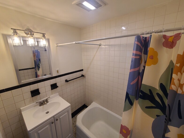 Bathroom - 298 Howe Ave
