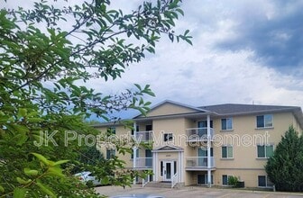 Building Photo - 1210 5th St S