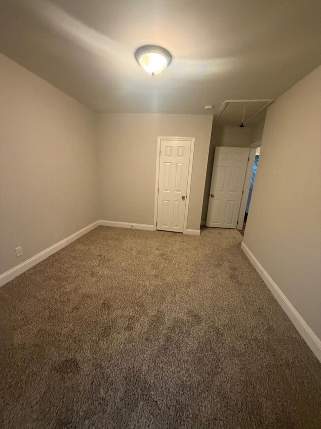 Building Photo - Available Now in Govans! 3Br 1.5 Bath