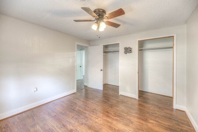 Building Photo - 234 Lakeview Dr