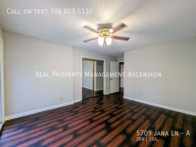 Building Photo - 5709 Jana Ln