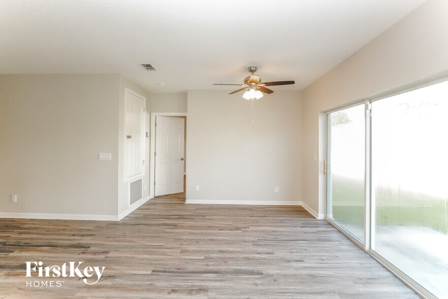 Building Photo - 644 Black Eagle Dr