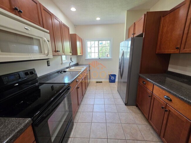 Building Photo - LOOK AT THIS 3 BR GEM WITH A BASEMENT UNDE...