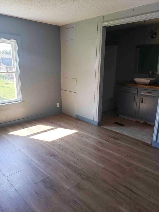 Building Photo - Olney Mobile Home Park