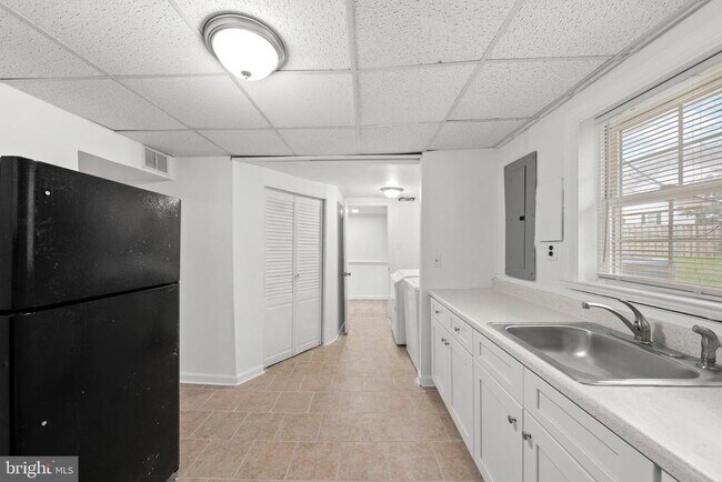 Building Photo - 7515 Pleasant Way